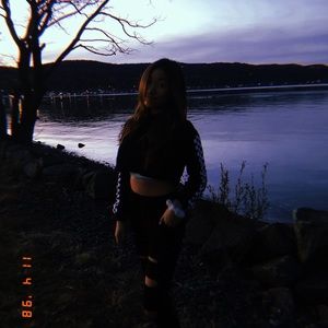 Meet your Posher, Ang